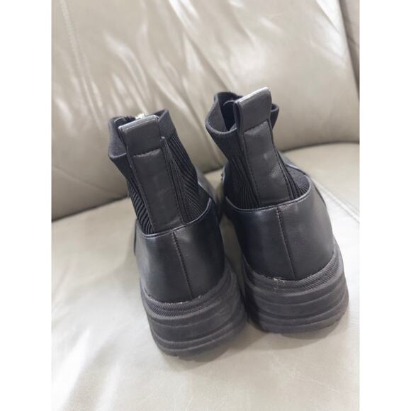 Zara Women's 38/8 Chunky Lug sole Front Zipper Ankle Boots - Picture 4 of 6